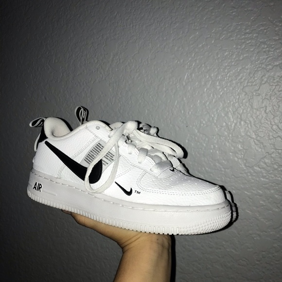 nike air force 1 '07 LV8 utility black &white shoe nike air force 1 '07 LV8 utility black &white shoe